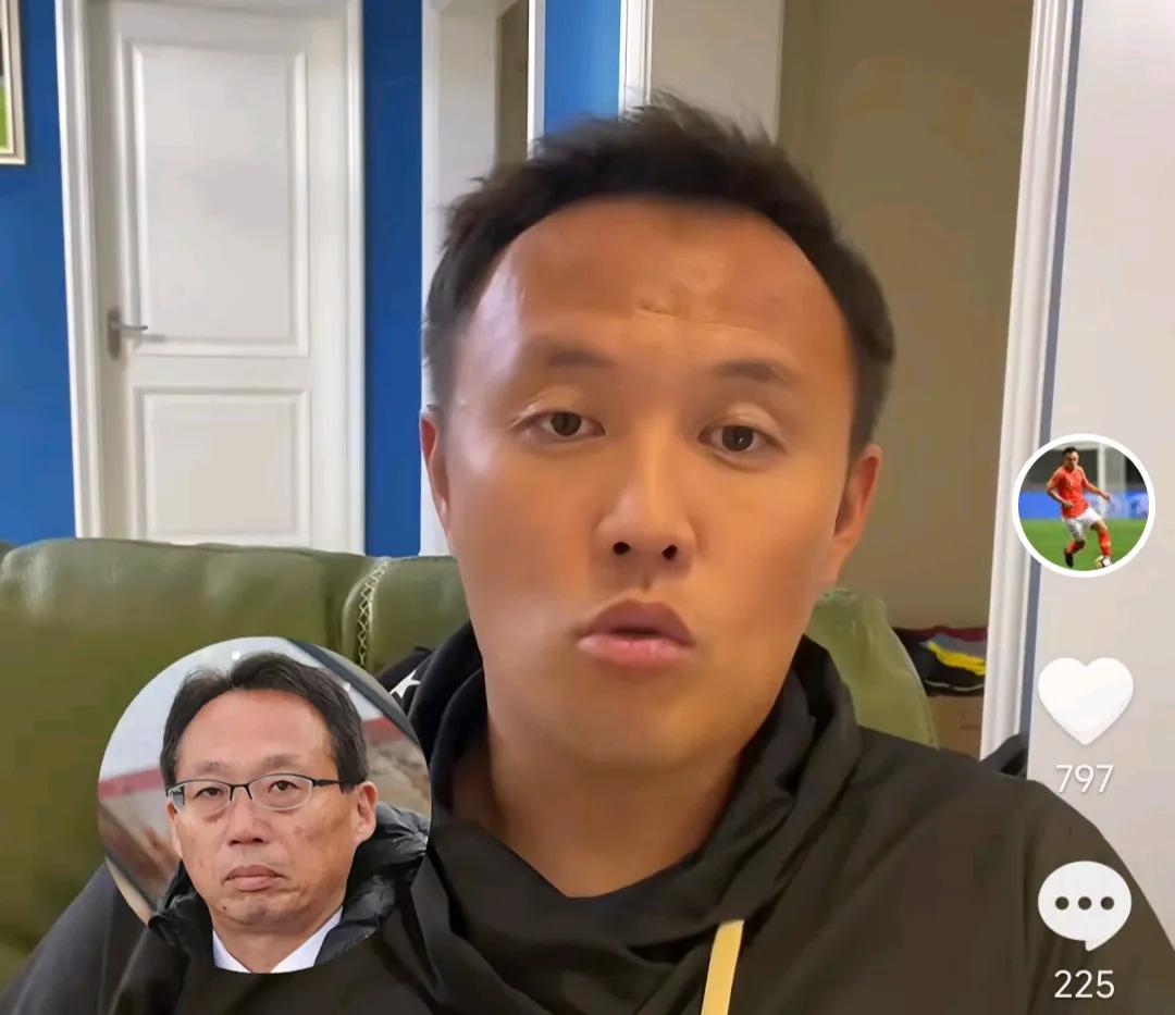 前国脚范晓冬认为，冈田武史作为教练格局很小，不如国产教练吴金贵与王宝山。范晓冬