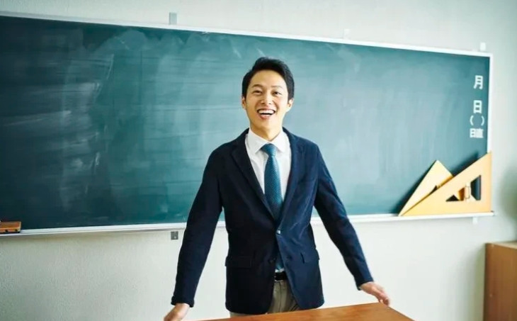 发现没，但凡当过老师的人，在转行离开学校，离开老师这个工作岗位，到了新的单位后，