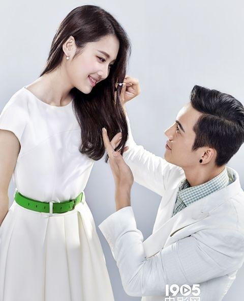 张慧雯和陈伟霆这组图，拍出了超逗比的感觉[红脸笑]