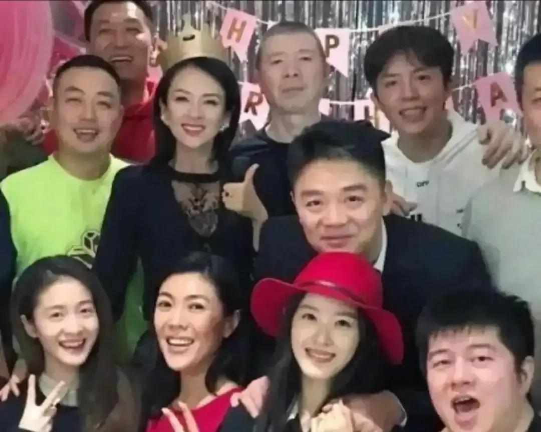 章子怡章泽天合伙赚1亿她们悄悄备案了海南创投文化基金。章子怡出艺术内容，章