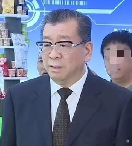 官宣了！杜延安主动投案，60岁晚节不保。这个岁数太尴尬，熬到退休就是胜利