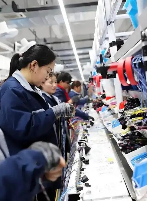 很多人不理解，欧美是发达了才实行8小时工作制的，还是实行了8小时工作制才发达的？