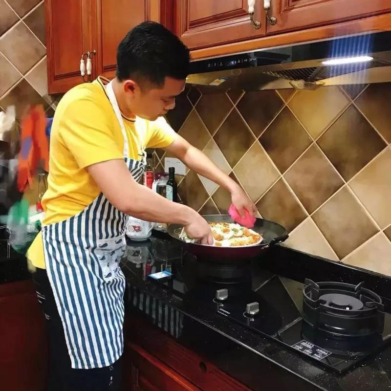 一位知名心理学家曾总结过顶级靠谱男人的特质，他表示：如果你遇见这样一位男士，手腕