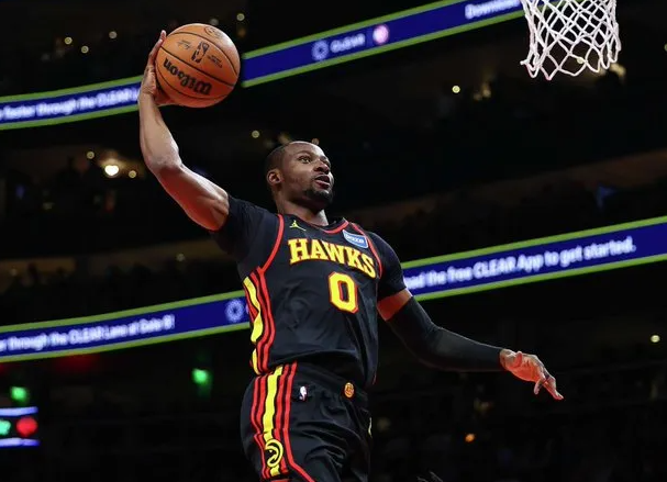 据HoopsWire记者AmicoHoops报道，据消息人士透露，乔纳森-库明
