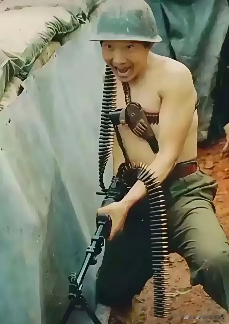 儿子出生五个月，他还没看一眼，人就没了。子弹从他太阳穴钻进去的时候，那封信还在左