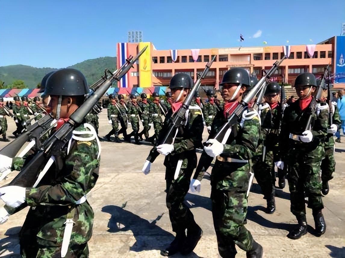 F-16冲进柬埔寨，打的不止是稀土，还有东盟的脸泰柬边境这几天很热，F-16