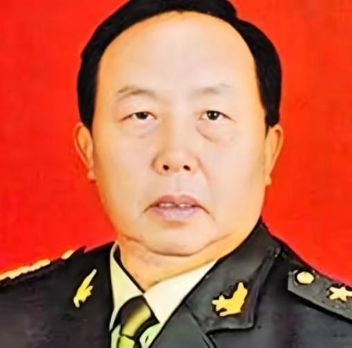 谁能想到，一个18岁穿上军装的四川娃，凭着一身硬骨头和活脑子，在战场上打出了“丛