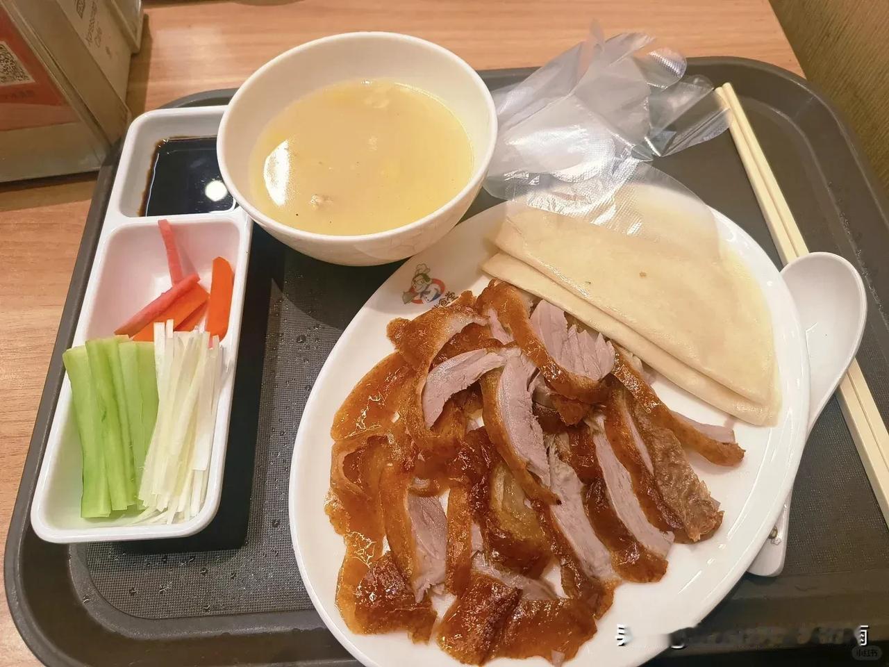 小米食堂餐伙食！还不错