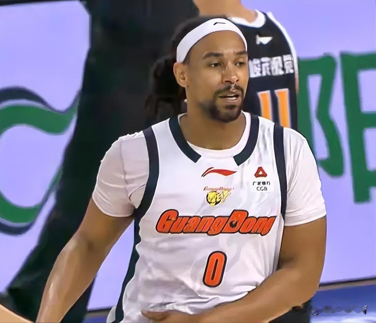 有一说一，从这几场广东队的惨败来看，引进萨林杰而放弃莫兰德确实是个败笔，原因很简