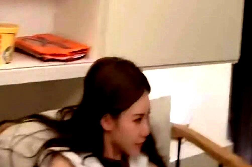 是不是好奇玥儿和霖霖怎么称呼马筱梅？有的说孩子们现在叫马筱梅“妈妈”，有的说叫