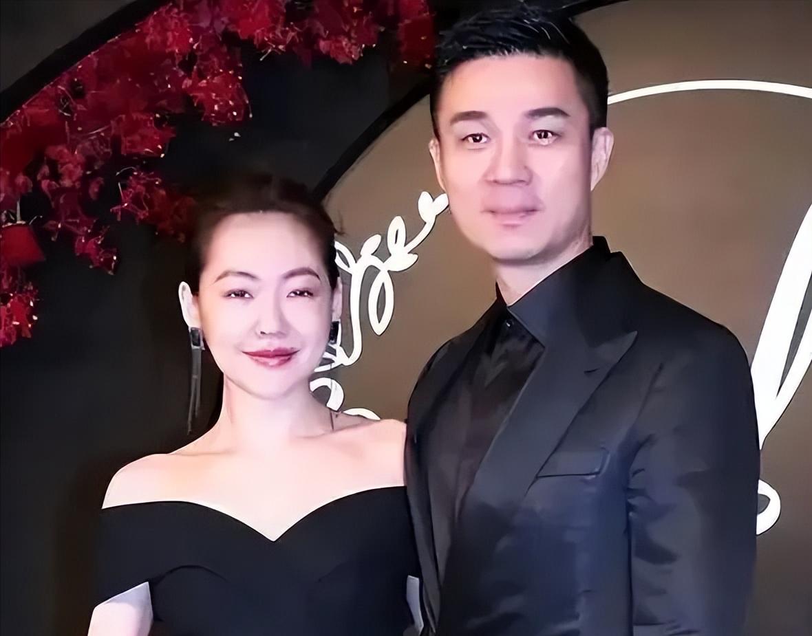 小S的豪门日子，怕是真要黄了，台媒刚曝的料，许雅钧的私生子被认回许家了，还拿