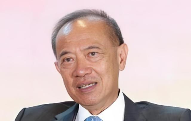 终于有人说出了大实话！新加坡前外长杨荣文说：不要看美国动不动就威胁中国、制裁中国