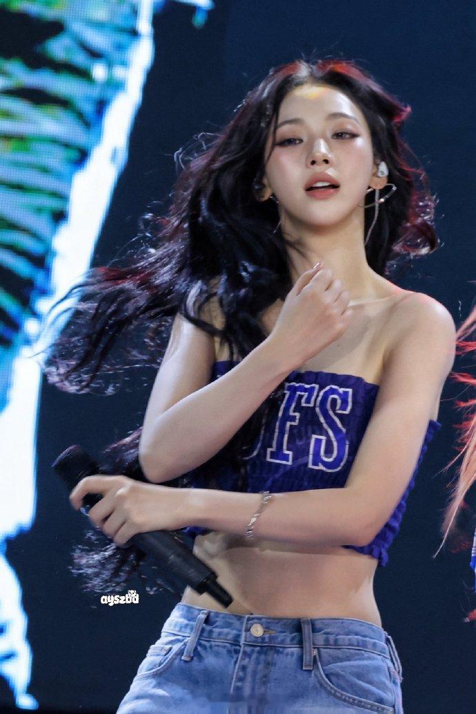 柳智敏担任本周音中特别MC想看美美妆造