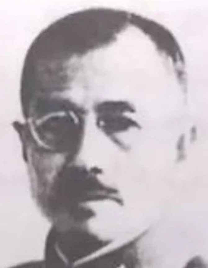 1945年5月，空袭日本本土的十几名美军飞行员被日军抓获，日酋横山勇下令处死其中