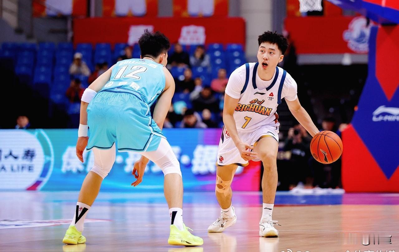 段睿骐，满血归来！在四川男篮15日晚客场64-96不敌青岛男篮的比赛中，出生于