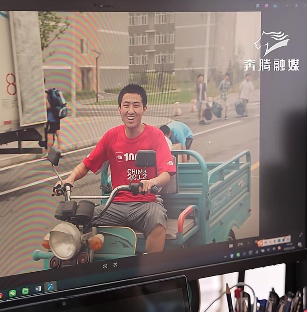 大家能认得出这是哪位航天员小时候的相片么