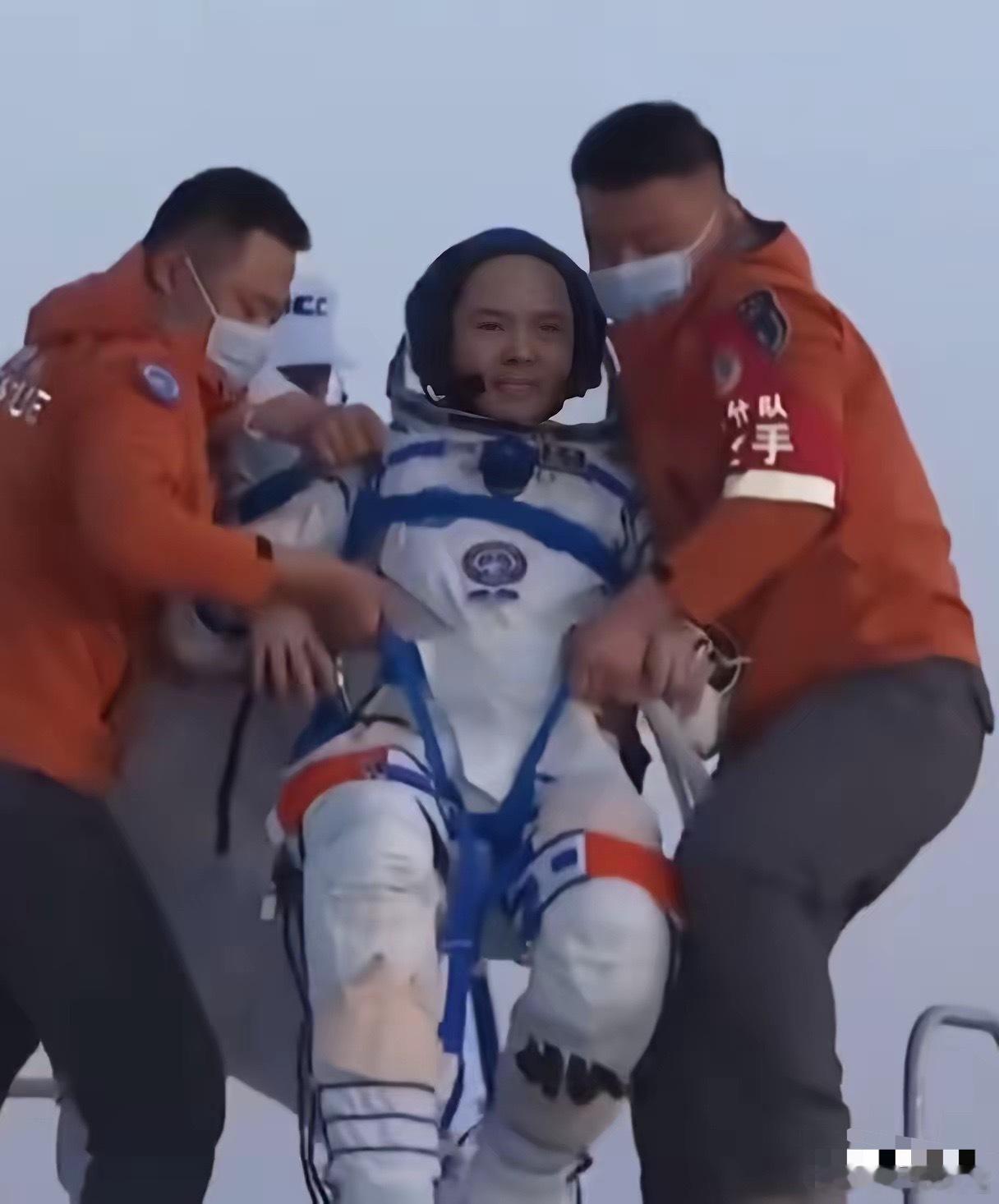 是不是太过了？神舟飞船落地，地面上居然有专门的开舱手岗位5月29号，神舟22号搭