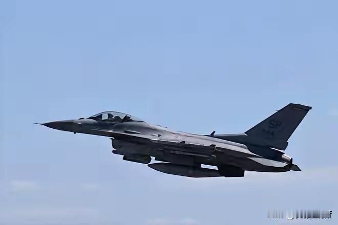 中美战机在黄海上空发生对峙！2月20日官方消息确认，美军军机闯进黄海当面空域活