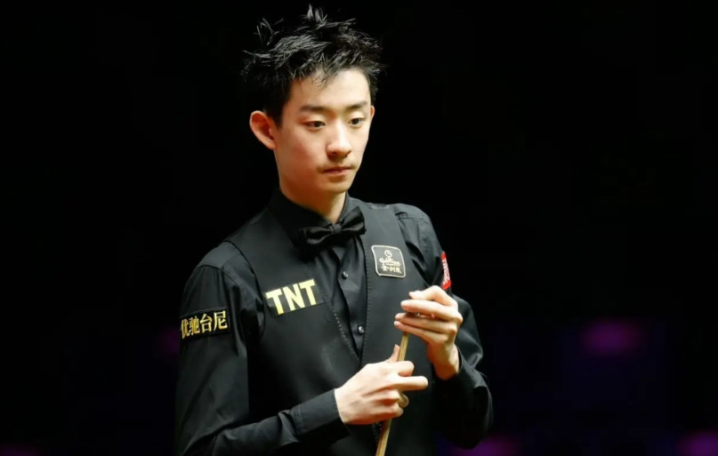 这场球我看了7局，前面江俊表现非常亮眼，4比1领先吴宜泽，吴后来追回了两局，另一