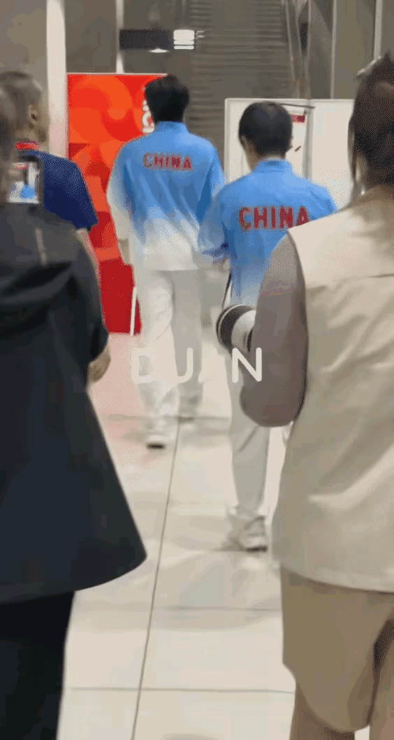 9年了，原来他们私下还是喊“豆包”只要她家打混双，赢了也开心，输了也开心，看