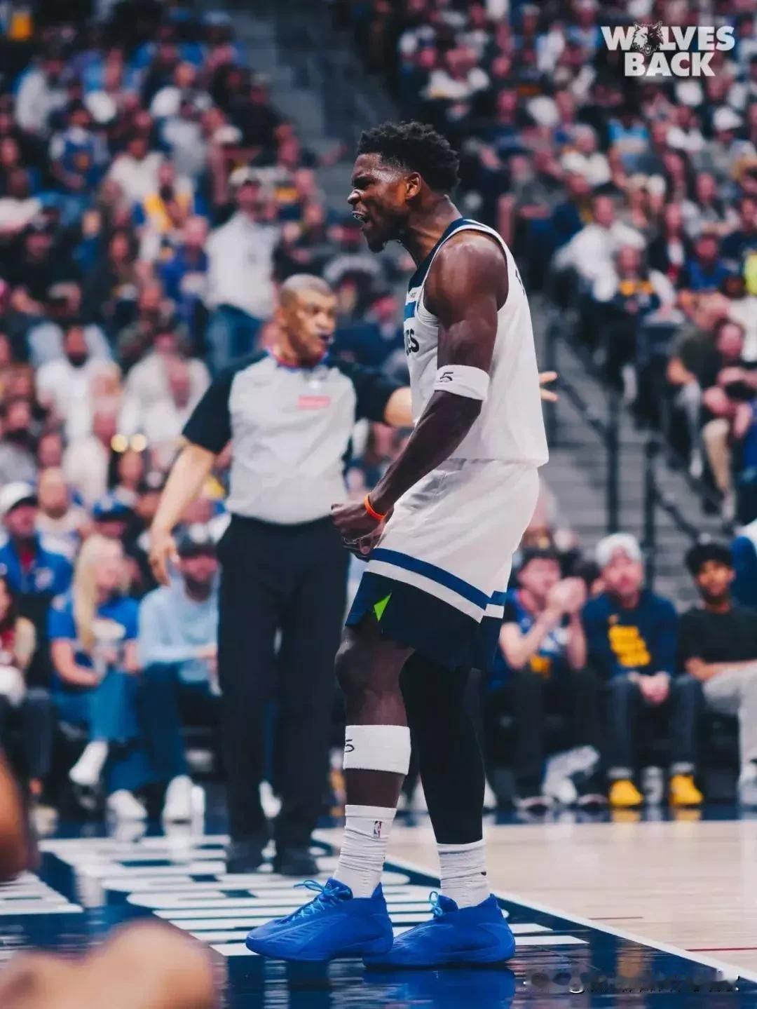 突发！森林狼天塌了！跟腱撕裂+膝盖重伤，双星同时陨落！太惨烈了！就在刚刚结束