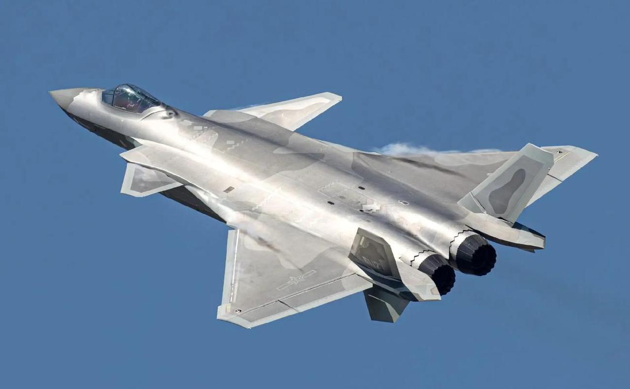 全球十大战机排行榜！中国有2款上榜，祝福祖国！第一梯队：第五代隐身战斗机1