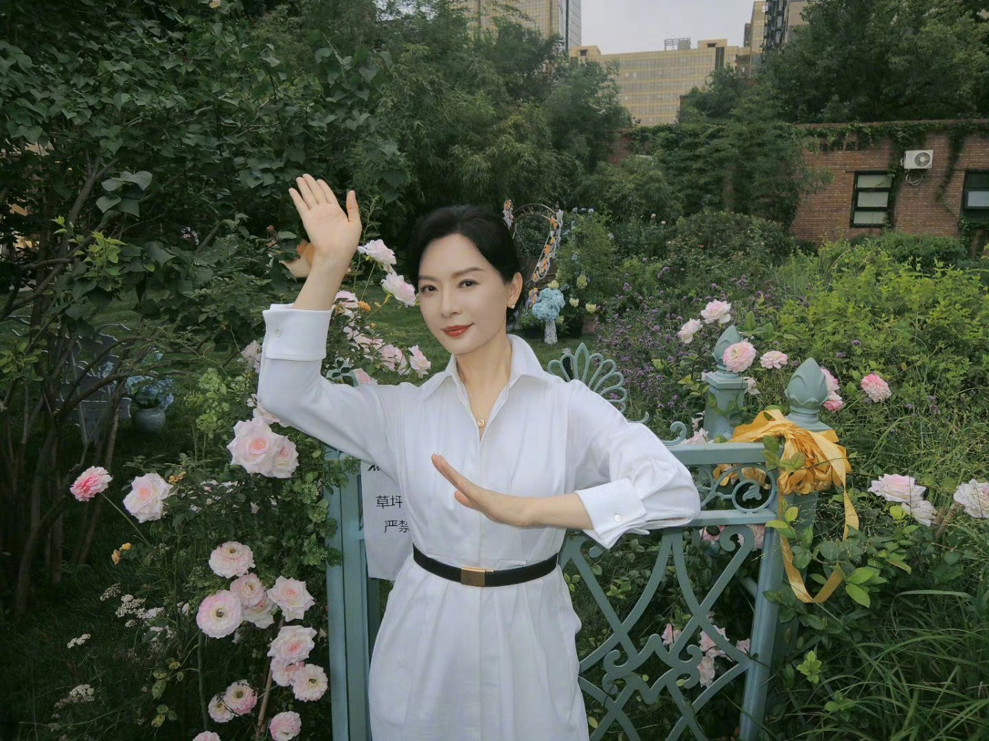 陈数怎么心情这么好开始自拍🤣🤣🤣你要多多开心🤳​​​