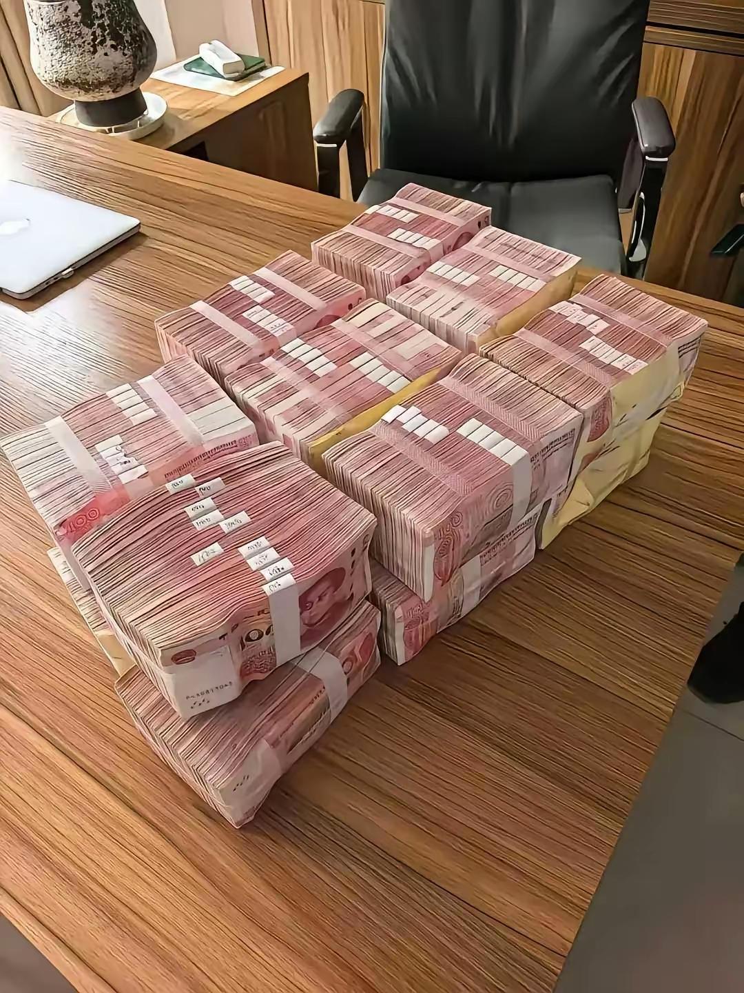 普通家庭有50万存款，那水平可不算低。截至2024年末，居民存款总额达151.2