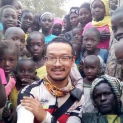 每年有几万中国人去非洲，为何去了就不想回来？非洲姑娘说出原因。非洲这块在传统