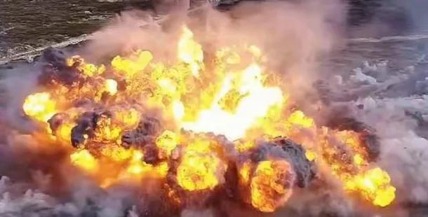 俄乌冲突，是一场两败俱伤的战争。俄罗斯得到了什么？是巨量资源的流失，是万千家庭