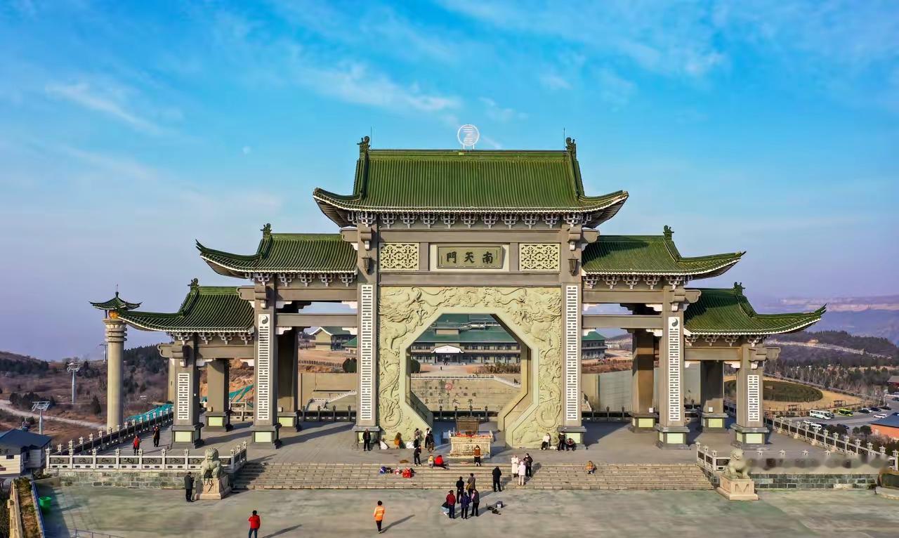 卫辉人心中的痛卫辉有医专，现发展为河南医药大学第一附属医院。这是卫辉人的骄傲。