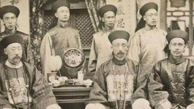 1865年，曾国藩剿捻无功，而手下刘铭传与陈国瑞竟发生内斗。陈国瑞杀了20多名淮