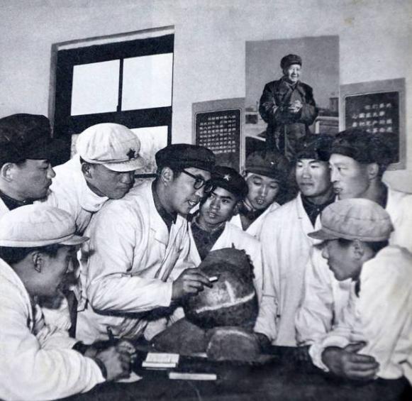 1968年，驻防保定的113师卫生科，为满城农妇张秋菊成功摘除重达90斤的腹腔巨