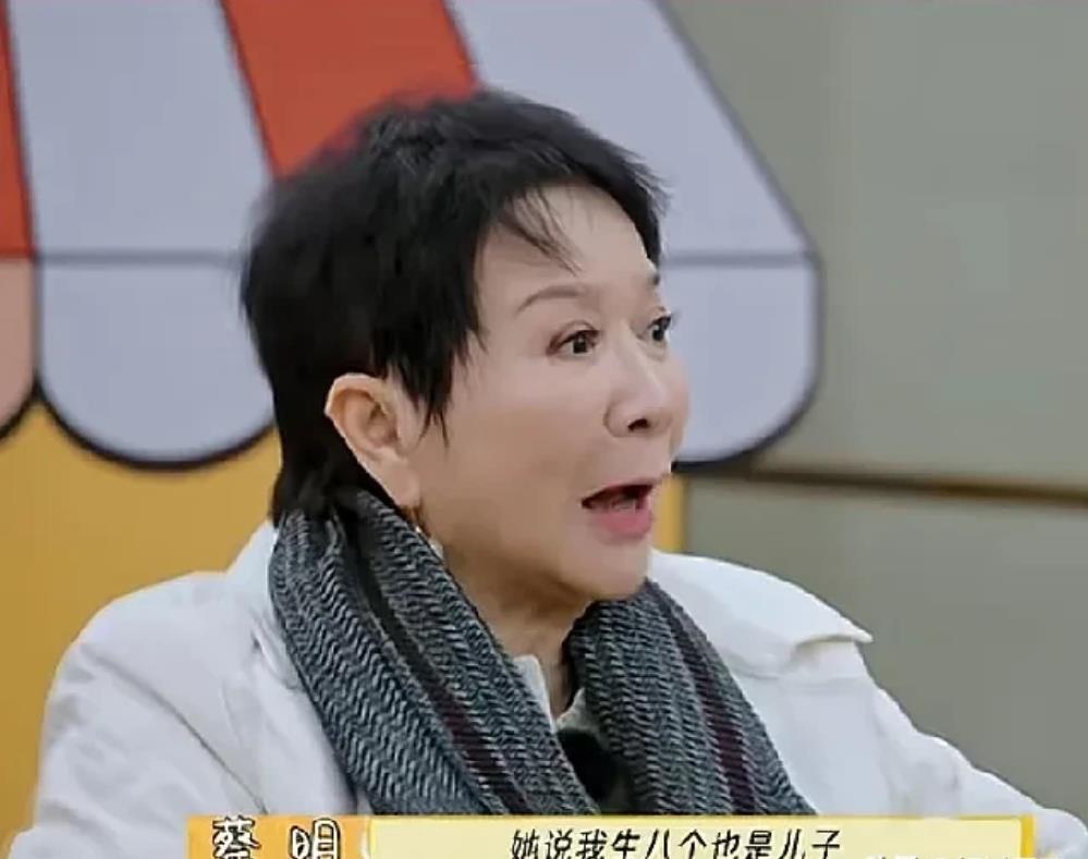 蔡明：“韦唯从生第一个孩子的时候，就想生个女儿，但生了三个孩子都是儿子。”向太：