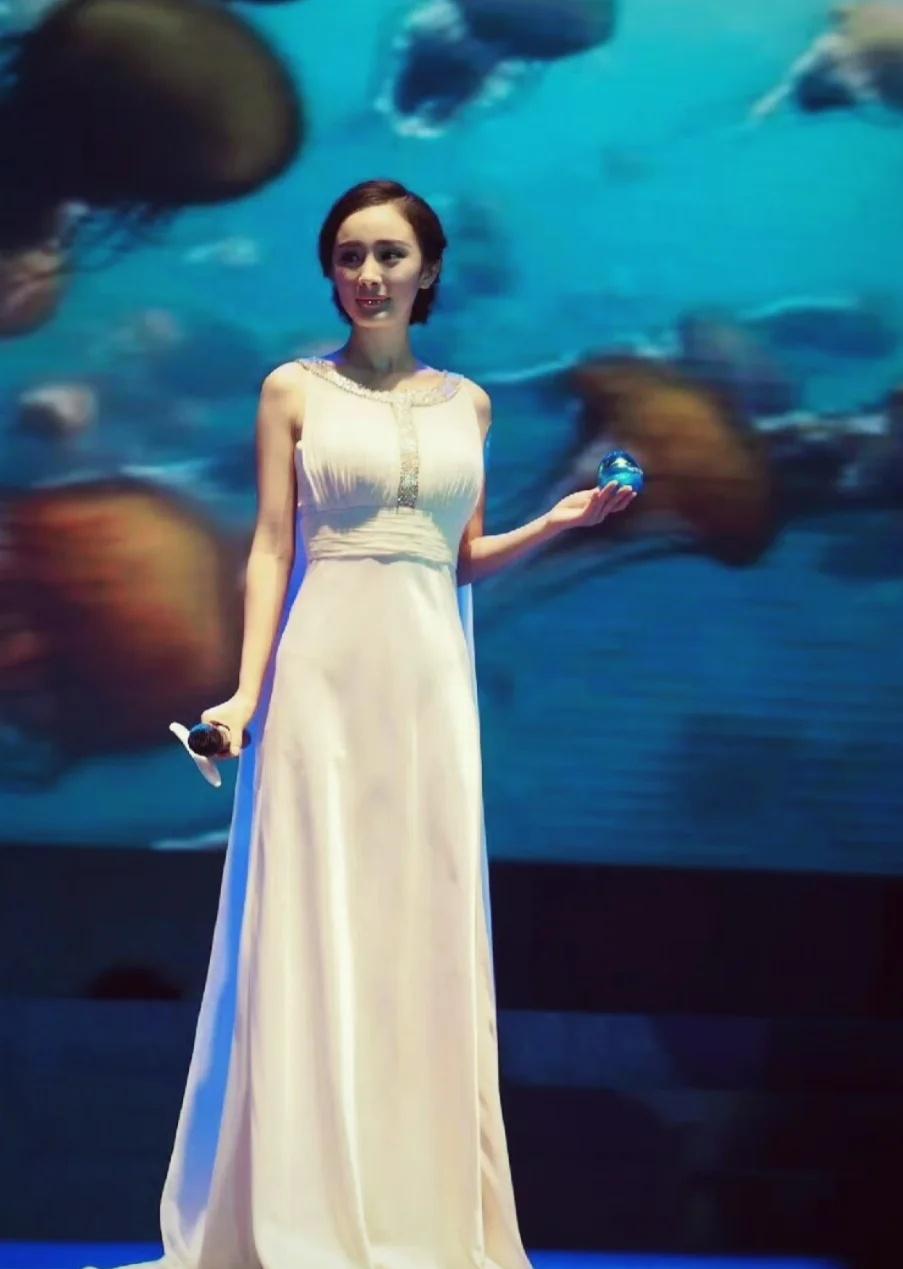 这样的早期杨幂你都见过吗美杨幂向全世界安利杨幂考古老照片