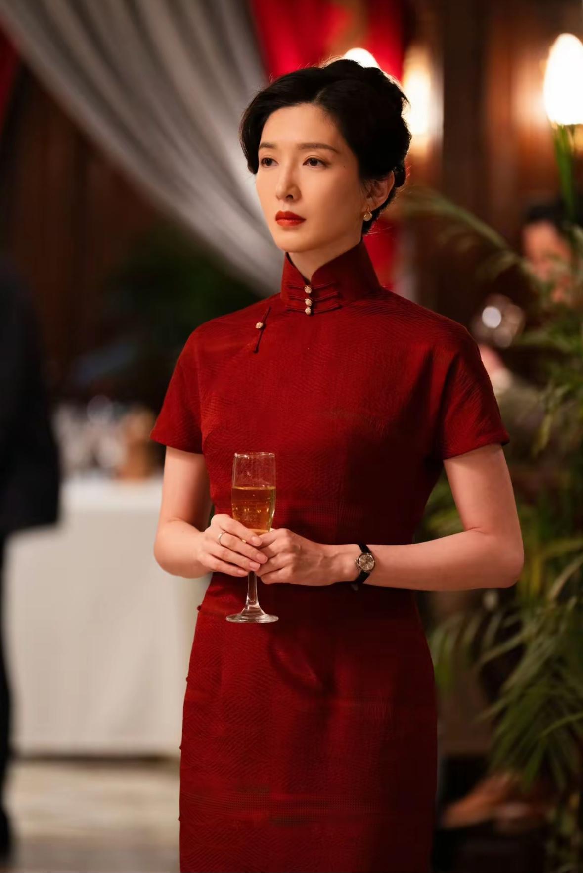 刚刚看完由江疏影、欧豪主演的年代谍战剧《醒来》第七、第八集，沈克希（梁洁）被杜黄