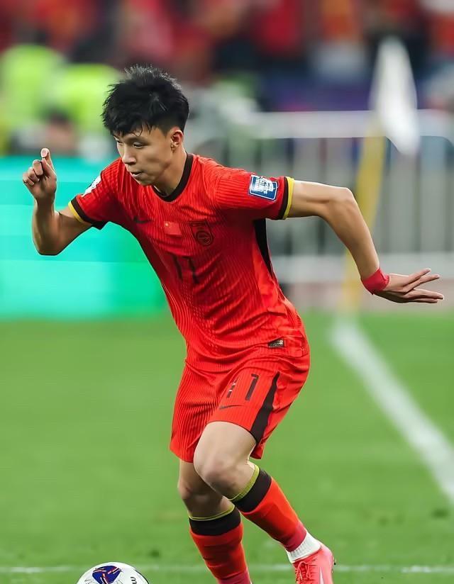王钰栋要去曼城？这对国足可是一个好消息。据韩国媒体爆料英超豪门曼城有意向邀约王