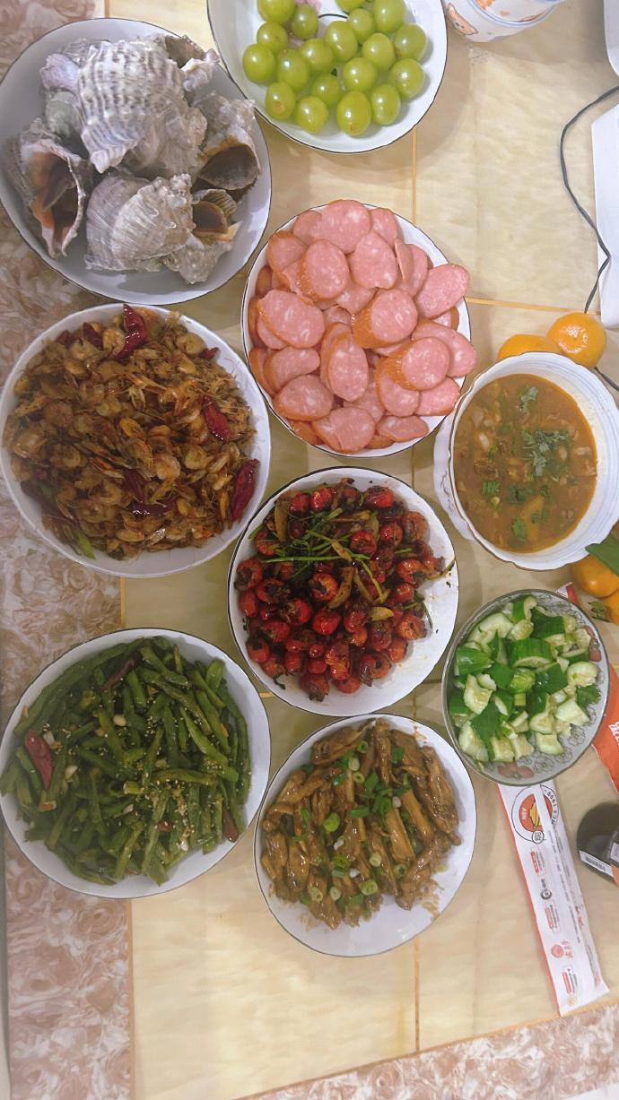 因为做的菜拿不出手大吵一架