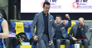 朱婷轮休，加比和哈克带领科内利亚诺主场3:1逆战强敌诺瓦拉，赛后双方主教练和