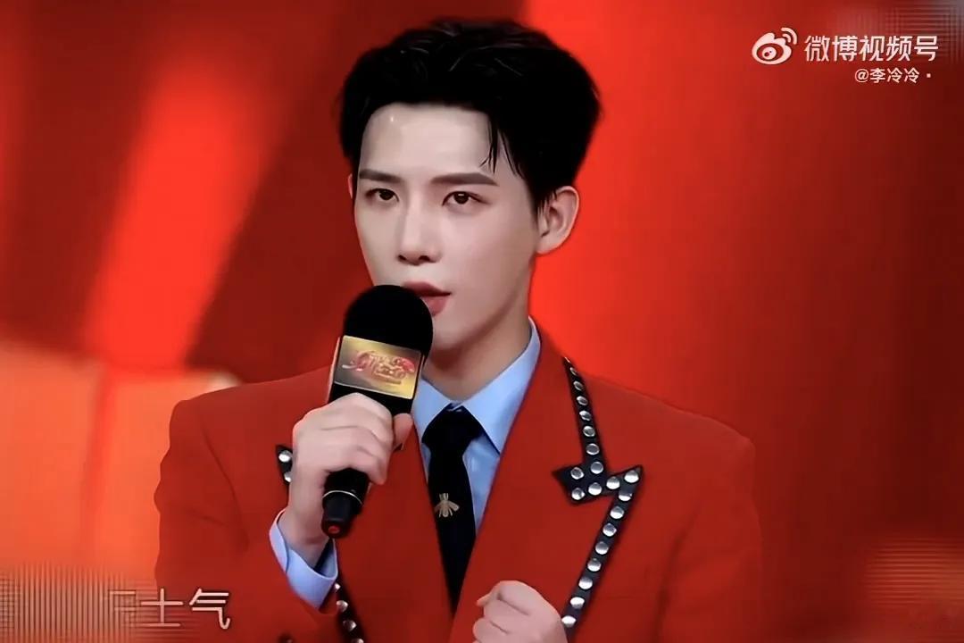 换角风波下的荧幕适配之争：周也王安宇能否超越期待？《你那儿几点》的换角消息