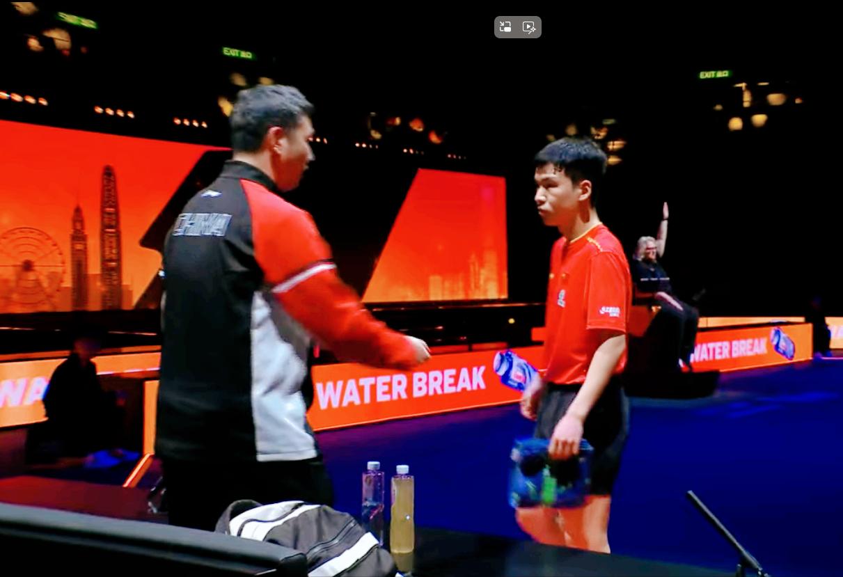 王皓真不干了吗？昨天王楚钦的比赛，是孙逊给他做现场教练，我看有主播说，以