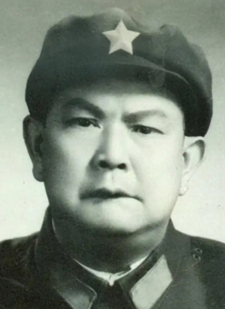 1941年，新四军一名参谋带着两名伤员打游击战，3个人只有一条枪，令人没想到的是