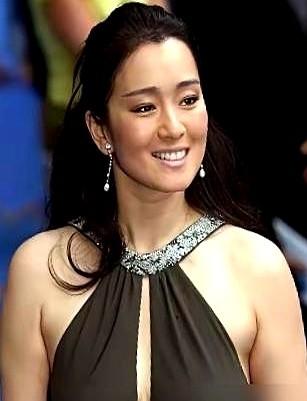 乱扯什么巩俐是小骨架？我真惊了！网上居然有人说她169厘米，不到120斤，属