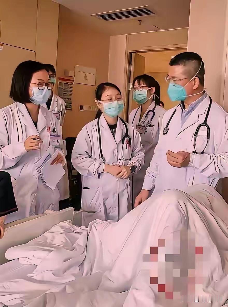 家有医学生，大三湘雅医院规培生事件又一次坚定我的想法我努力赚钱只为了让孩