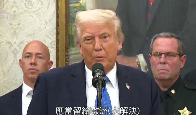 特朗普终于厌倦了，和普京打完电话后，他深刻明白了自己的无能为力！美国时间19