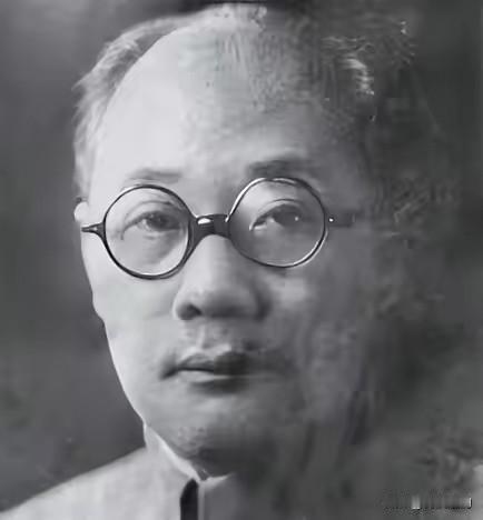 杨永泰确实是我党遇到的最狡猾狠毒的政治对手，眼光毒辣，手法狠毒。很多人只知