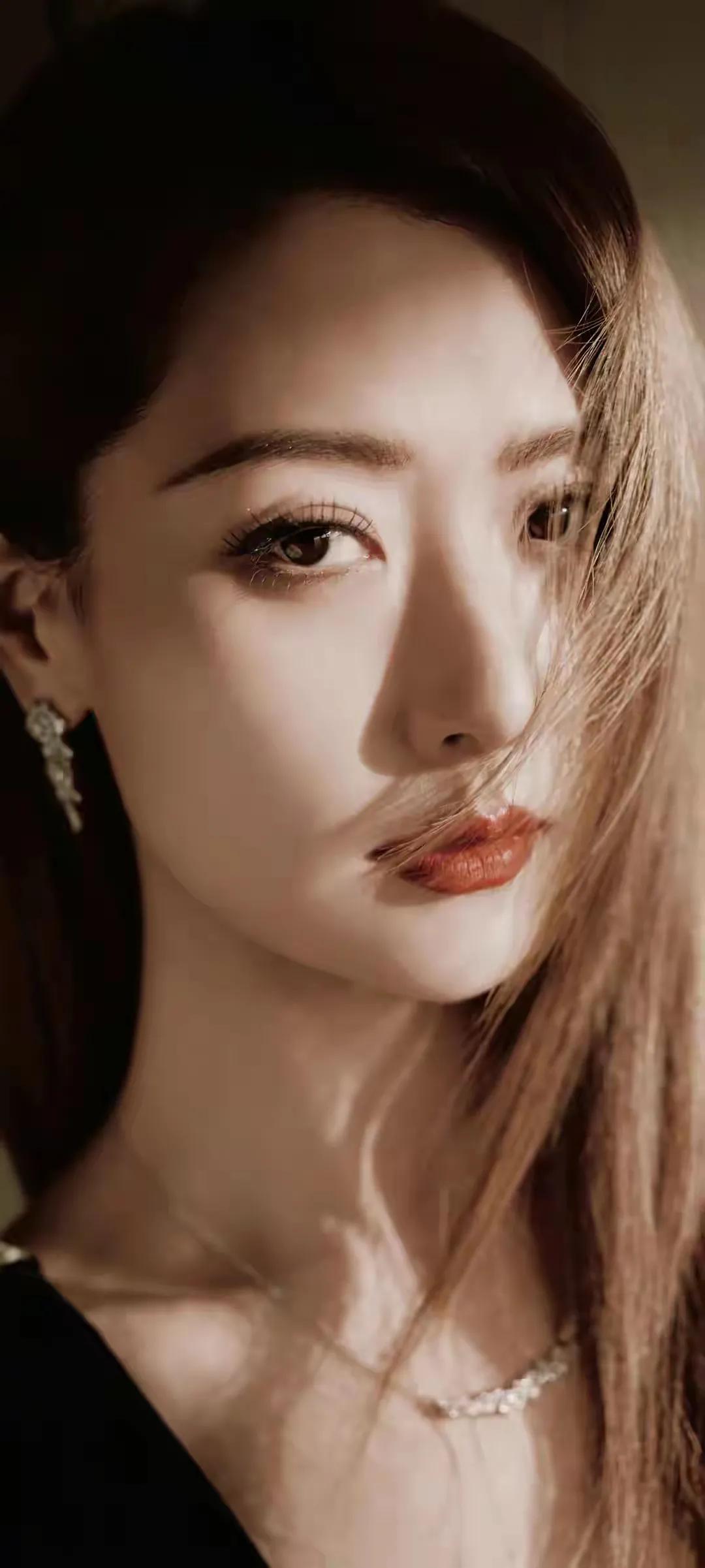 美女的美丽体现在何处呢？你见过最好看的姑娘美到什么程度气质美女宇宙有没有边