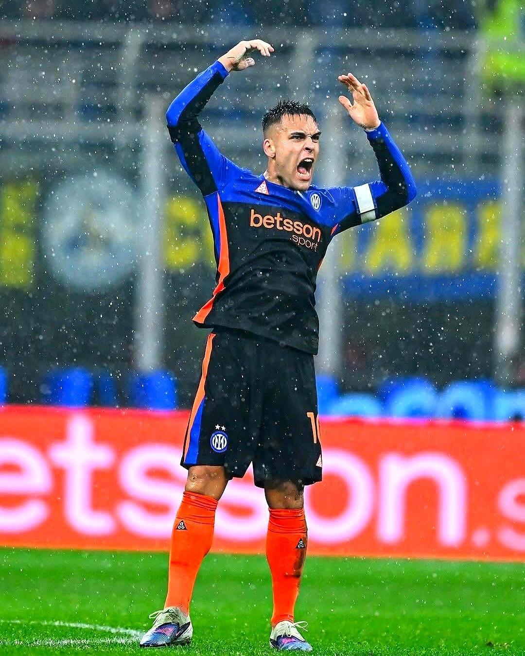 6分钟丢俩，国米照样屠榜0比2到6比2，只用半场。圣西罗先嘘后嗨，分贝计爆