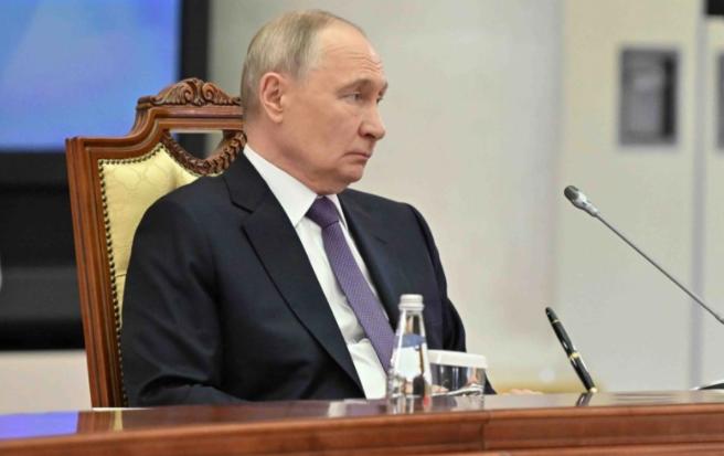 哈萨克斯坦一点面子也没给俄罗斯，普大帝脸都黑了！托卡耶夫在俄罗斯圣彼得堡出席欧亚