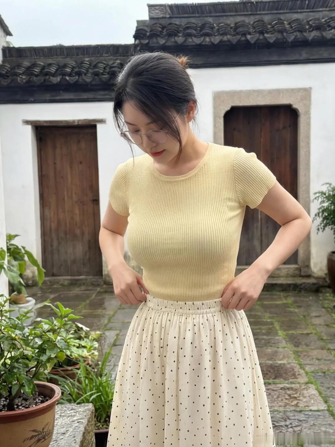 日常分享今日穿搭(ootd)这样的女孩，谁不喜欢？